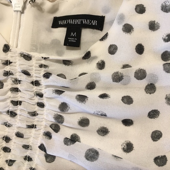 Pretty and Feminine Ruched Sleeveless Ruffled Top! - Picture 4 of 5